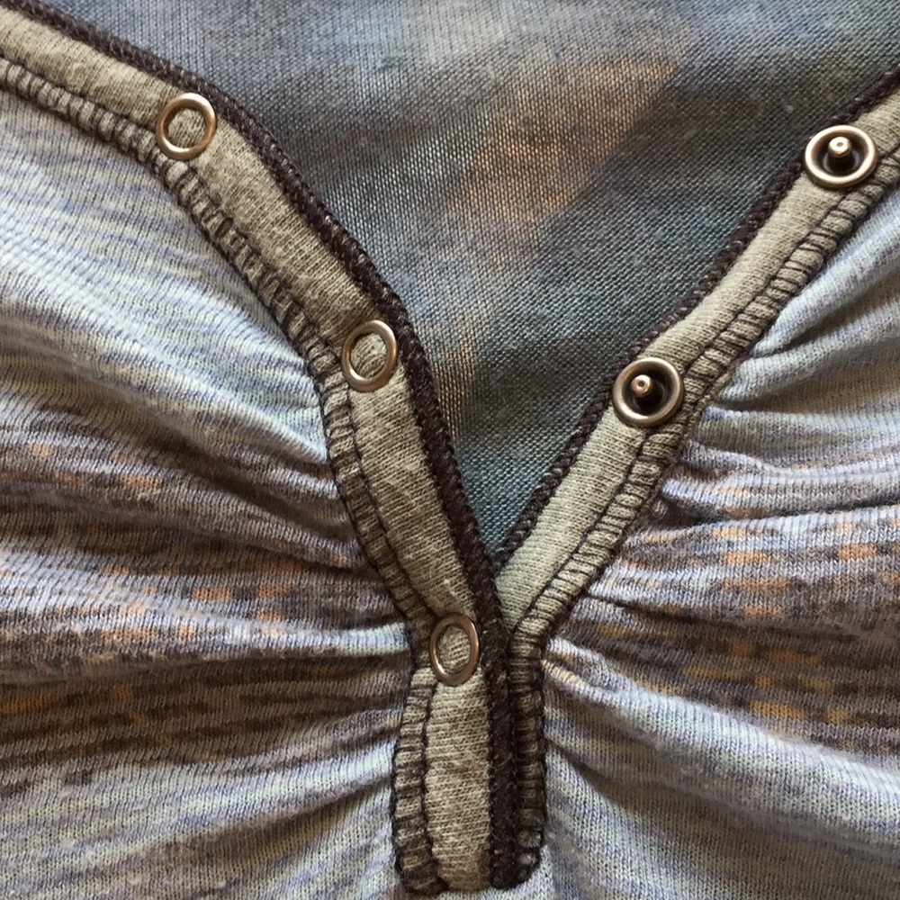 Vanilla Sugar tie-dye/floral olive green trim/snap - Picture 8 of 8
